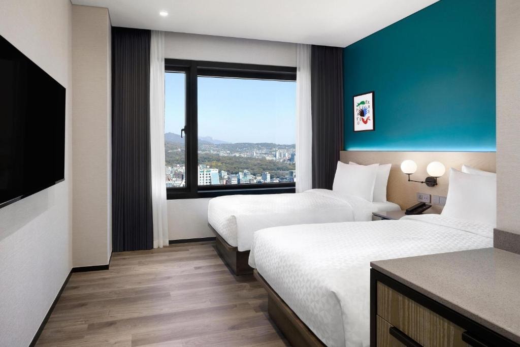 هتل فور پوینتز بای شرایتون